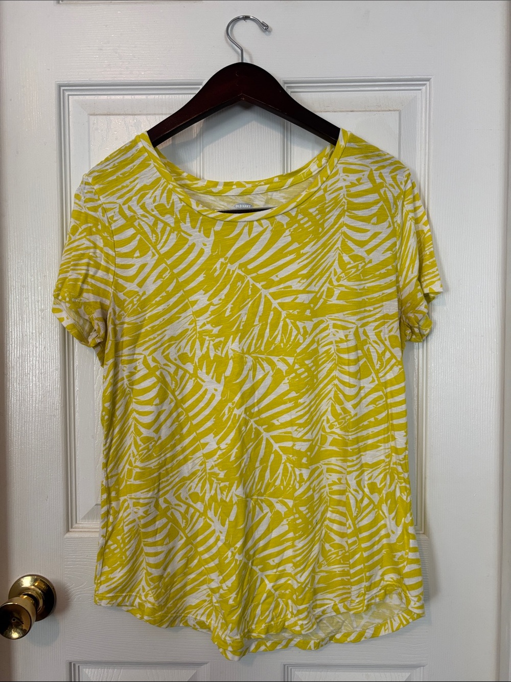 Old Navy Bright Yellow and White Palm Leaf Print Women's Top.perfect for summer